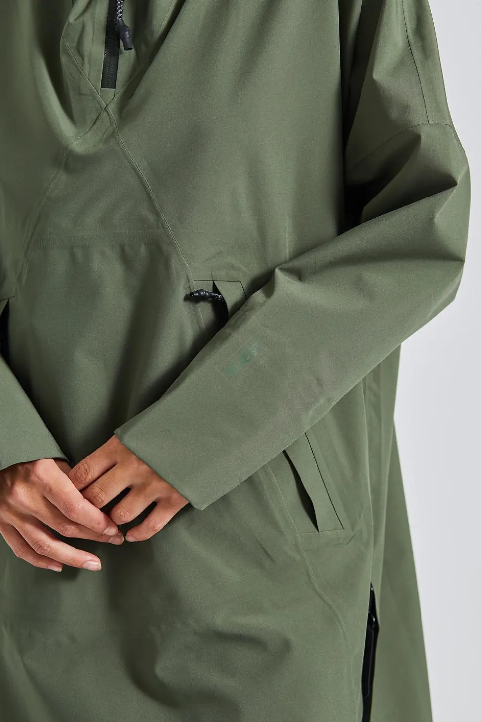 Aalesund Poncho Dusty Green
