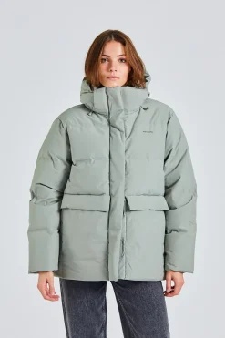Besseggen Down Jacket Teal