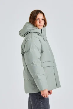 Besseggen Down Jacket Teal
