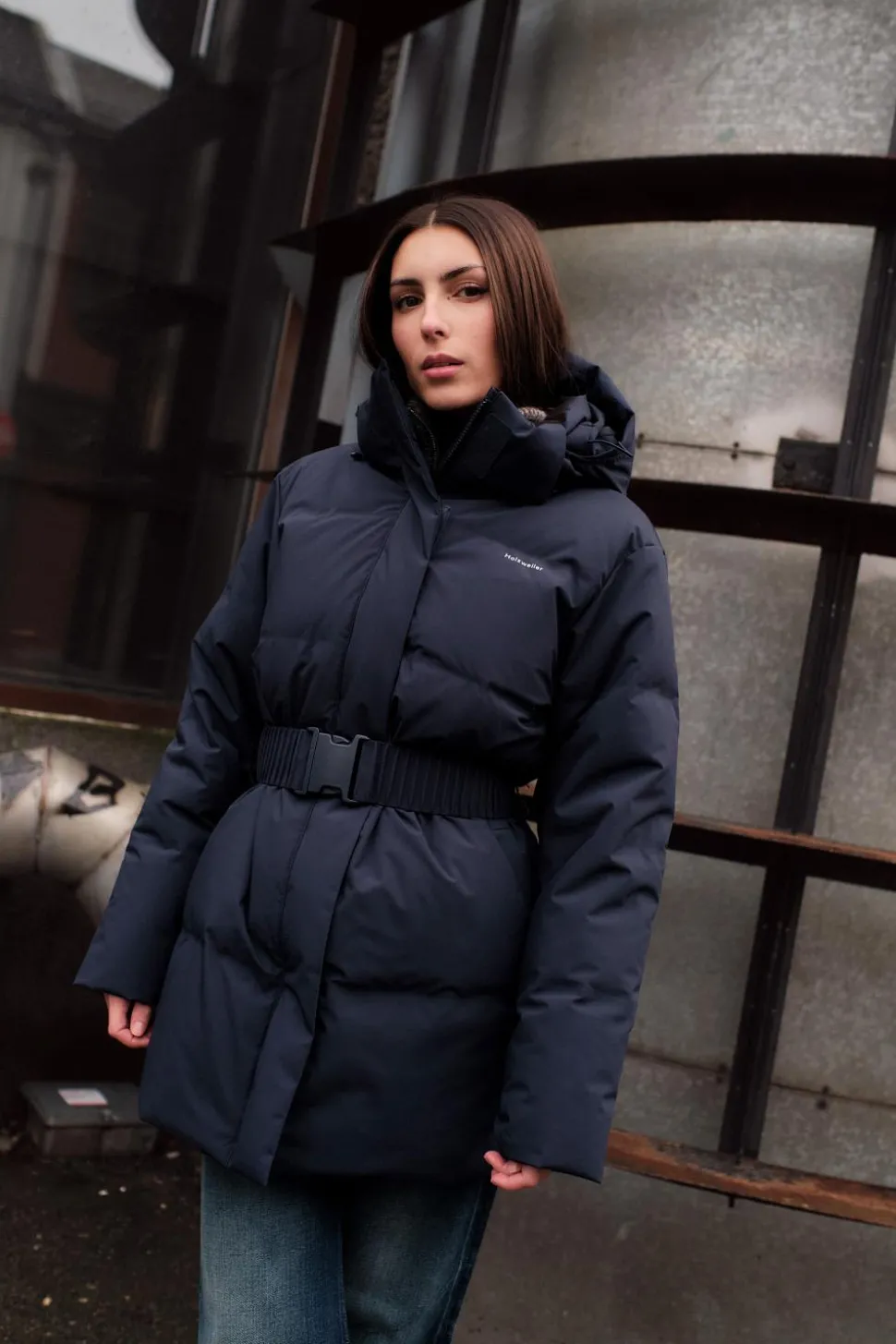 Besseggen Lt Down Jacket Dk Navy