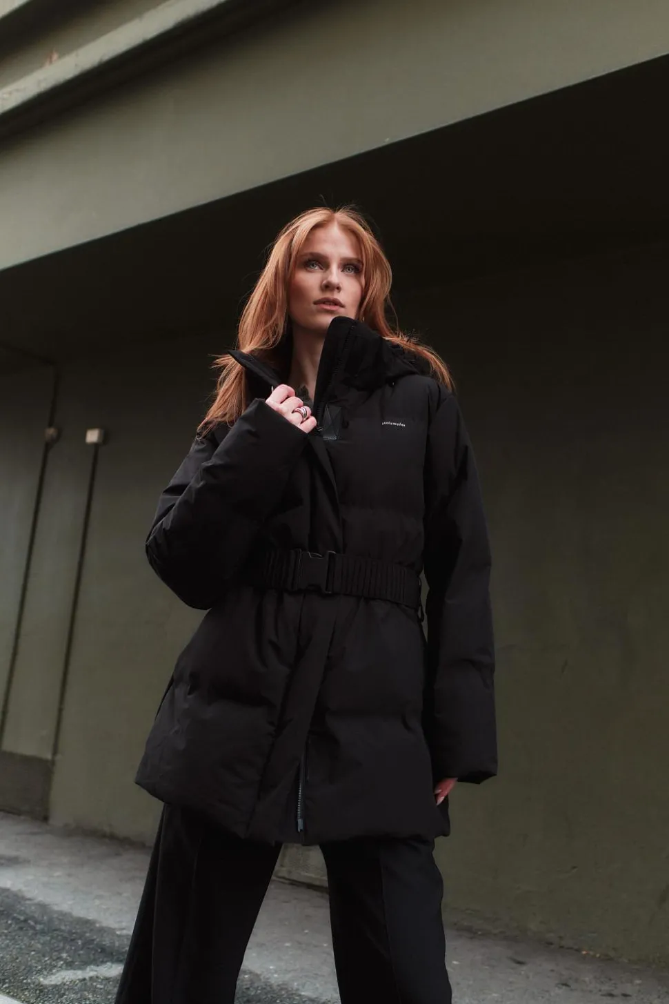 Besseggen Lt Down Jacket Black
