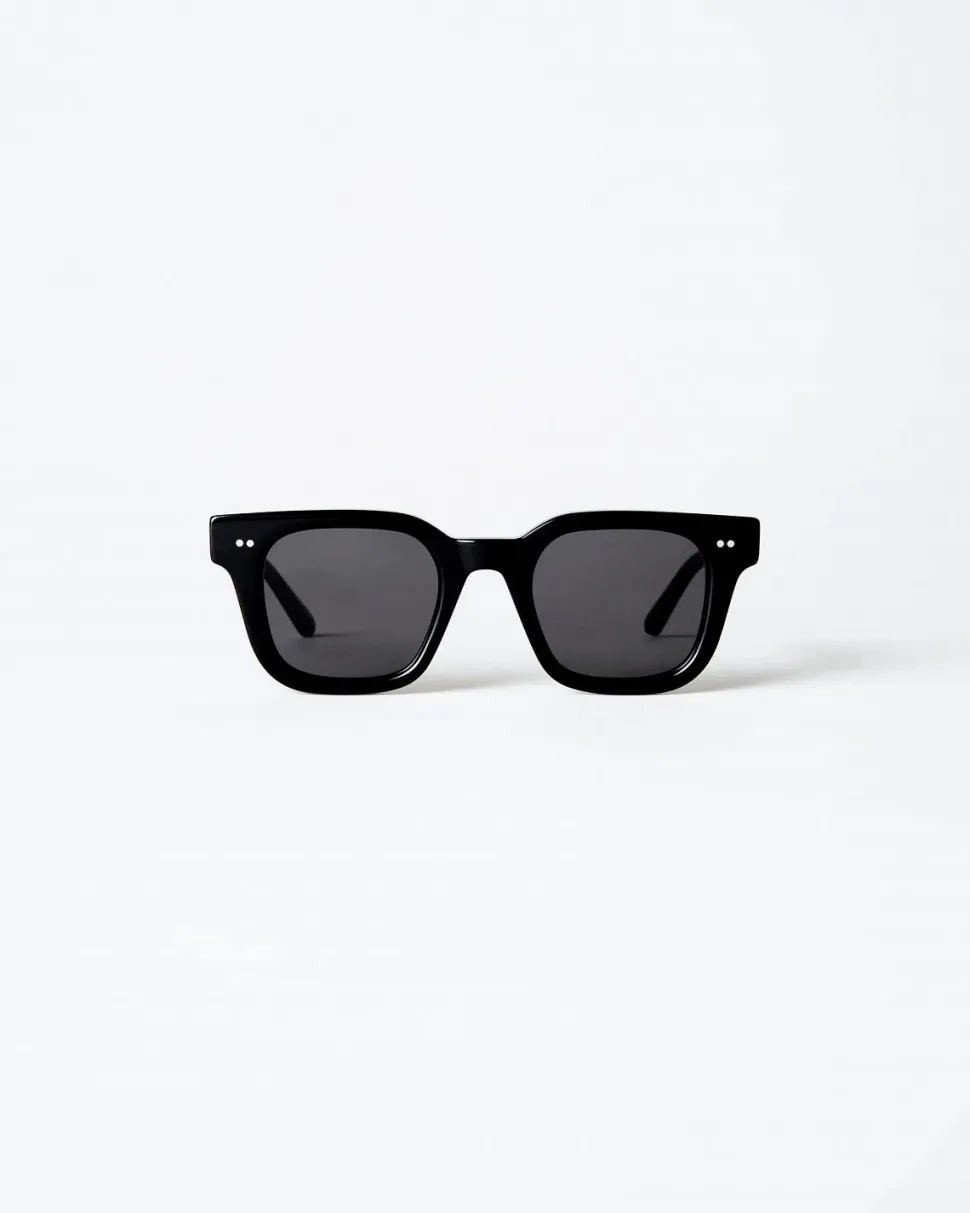 04 Black M