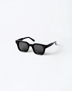 04 Black M