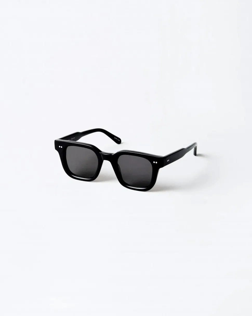04 Black M