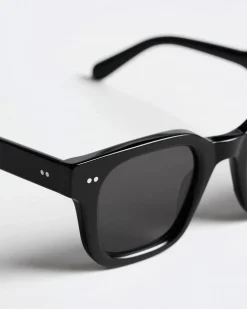 04 Black M