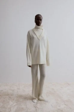 Cedar V Neck Knit Ivory