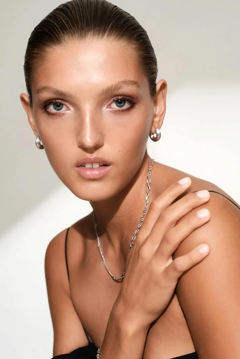 Chunky Hoops Satin Small Silver