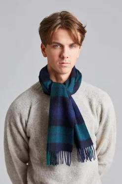 Classic Woven Scarf in Tartan Check Black