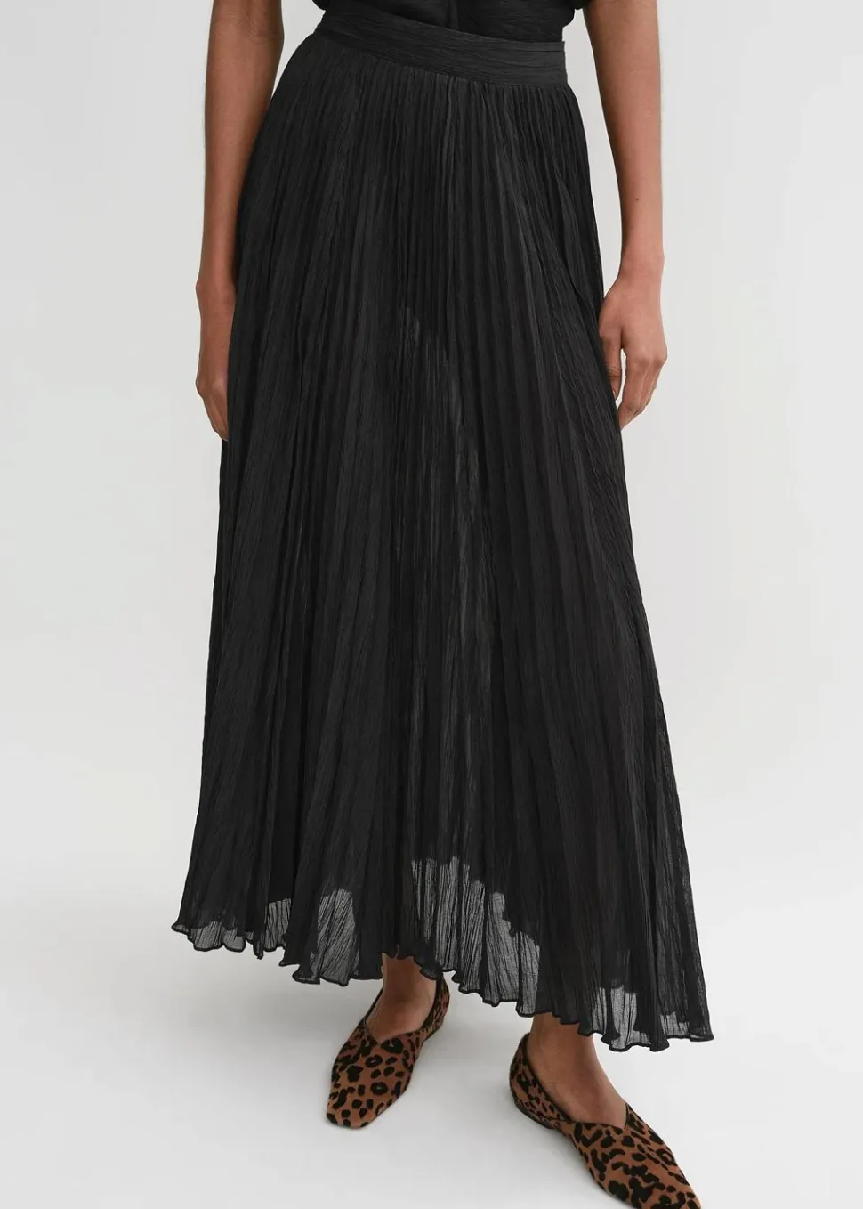 Crinkled Plissé Skirt Black