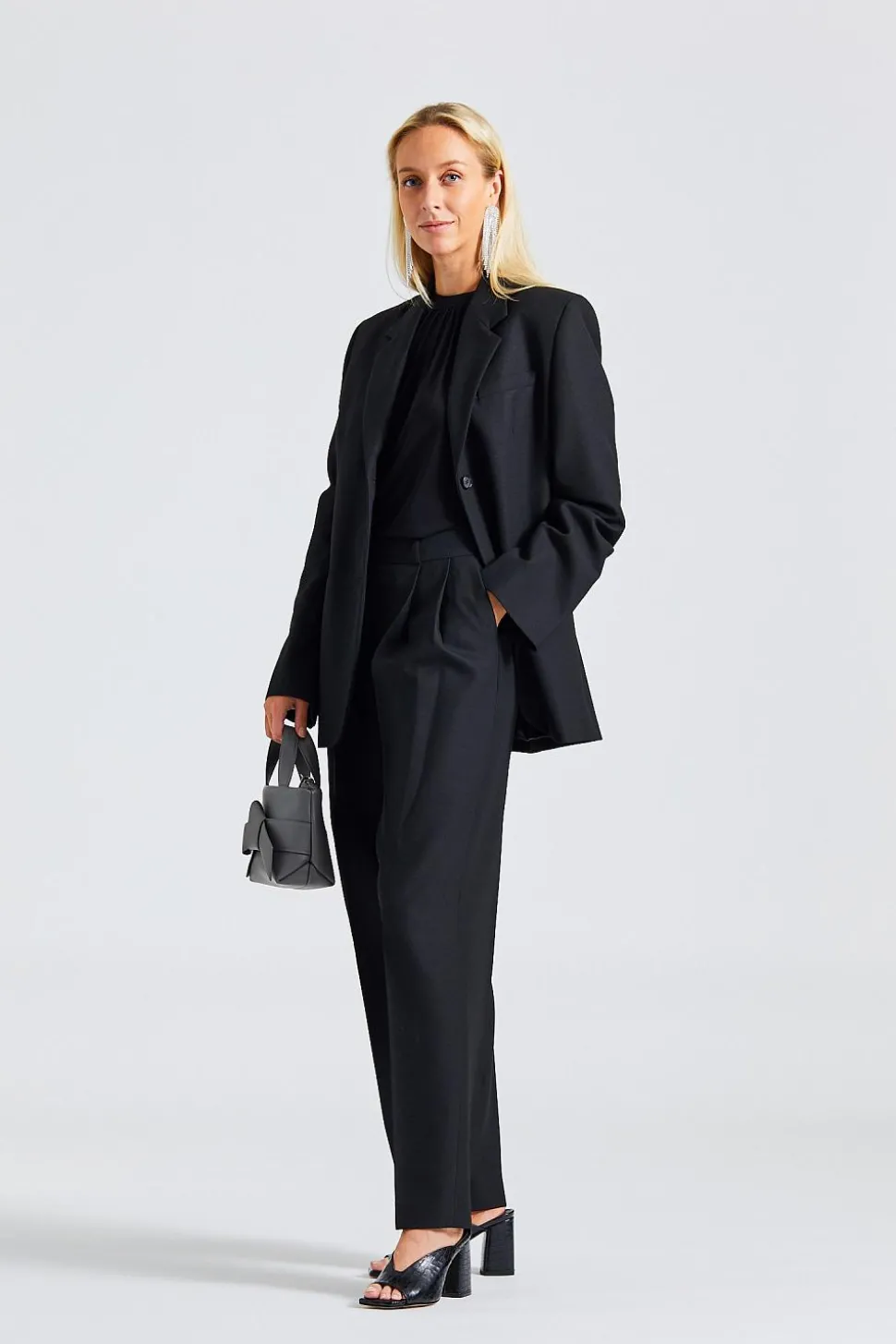 Double-Pleated Tailored Trousers Black