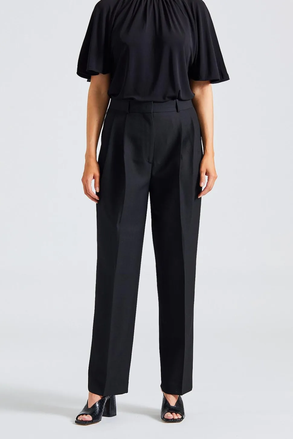 Double-Pleated Tailored Trousers Black