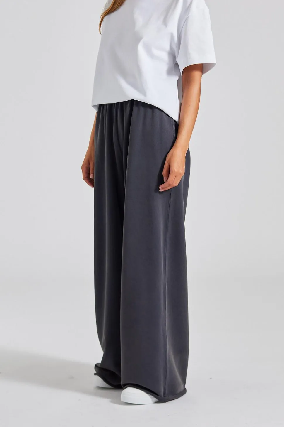 FN-WN-TROU001318 Ocean Blue sweatpant