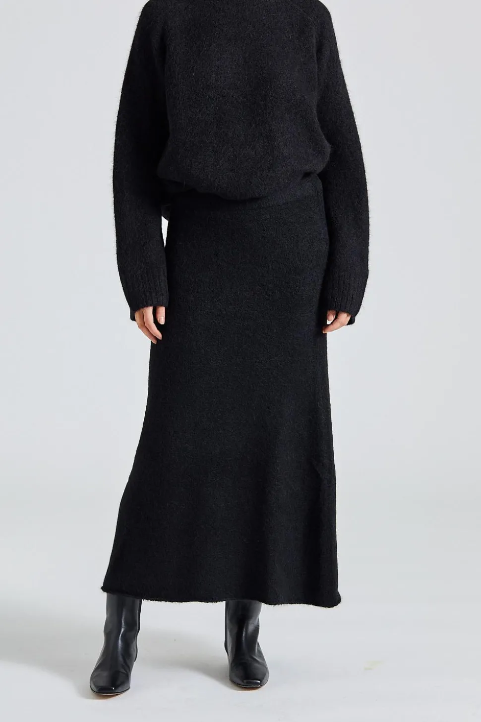 Fure Fluffy Knit Skirt Black