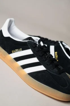 Gazelle Indoor Black/White