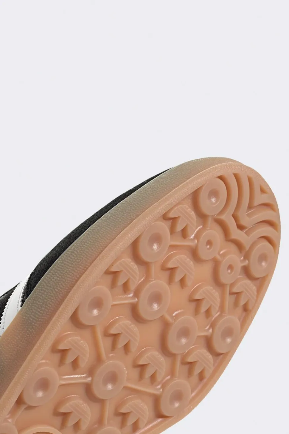 Gazelle Indoor Black/White