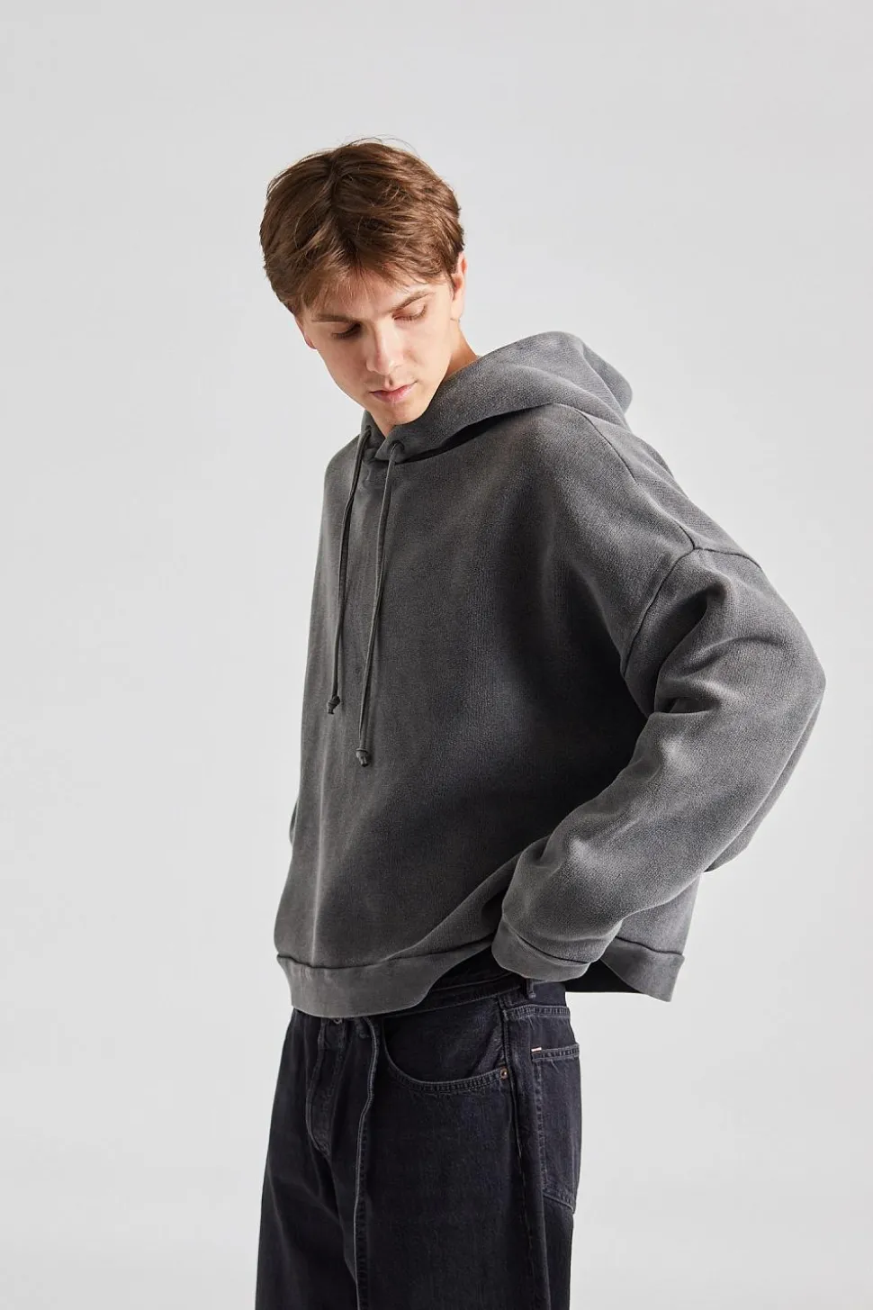 Hooded Sweater Logo Patch Faded Black FN-UX-SWEA000019