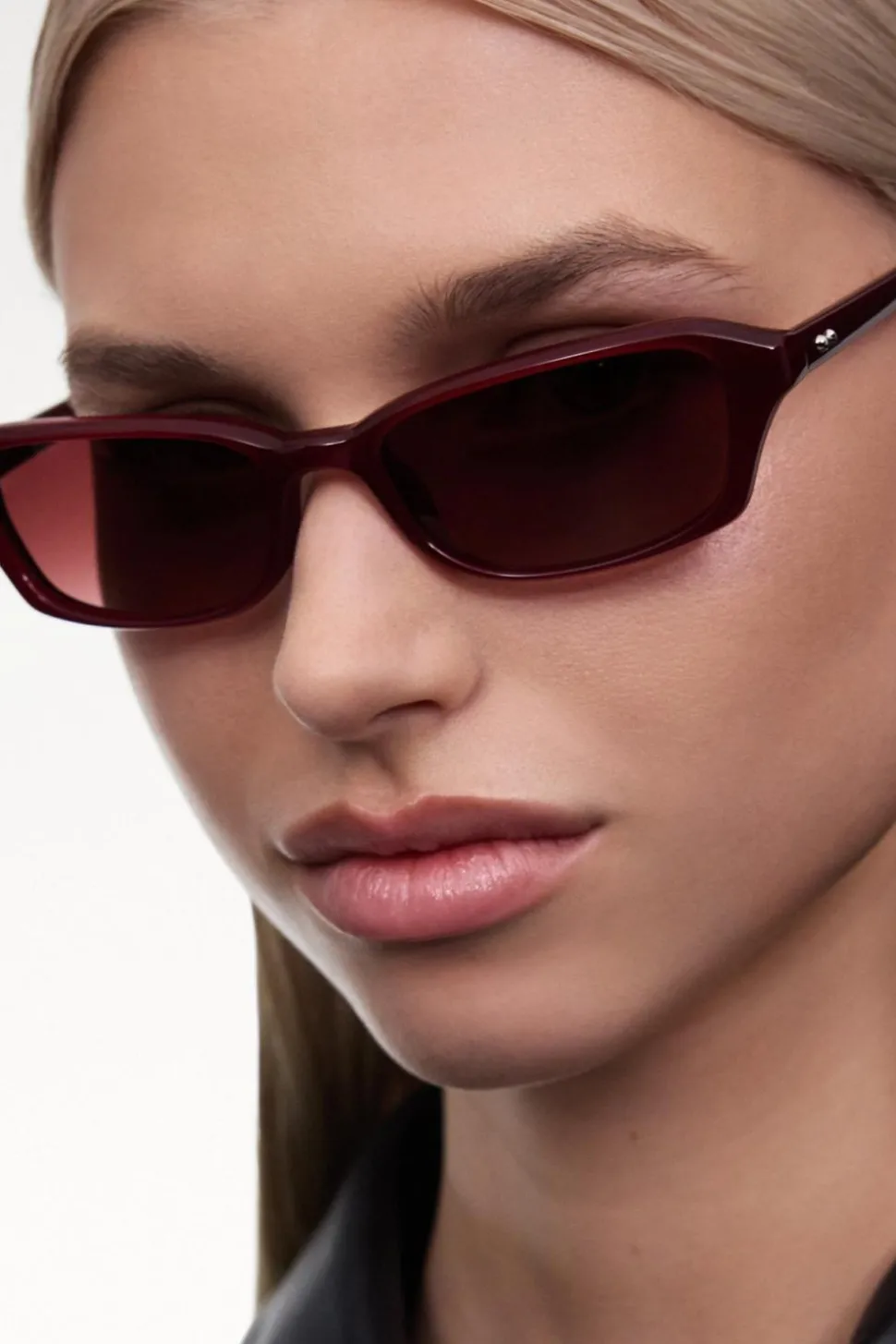 Iris Dark Red