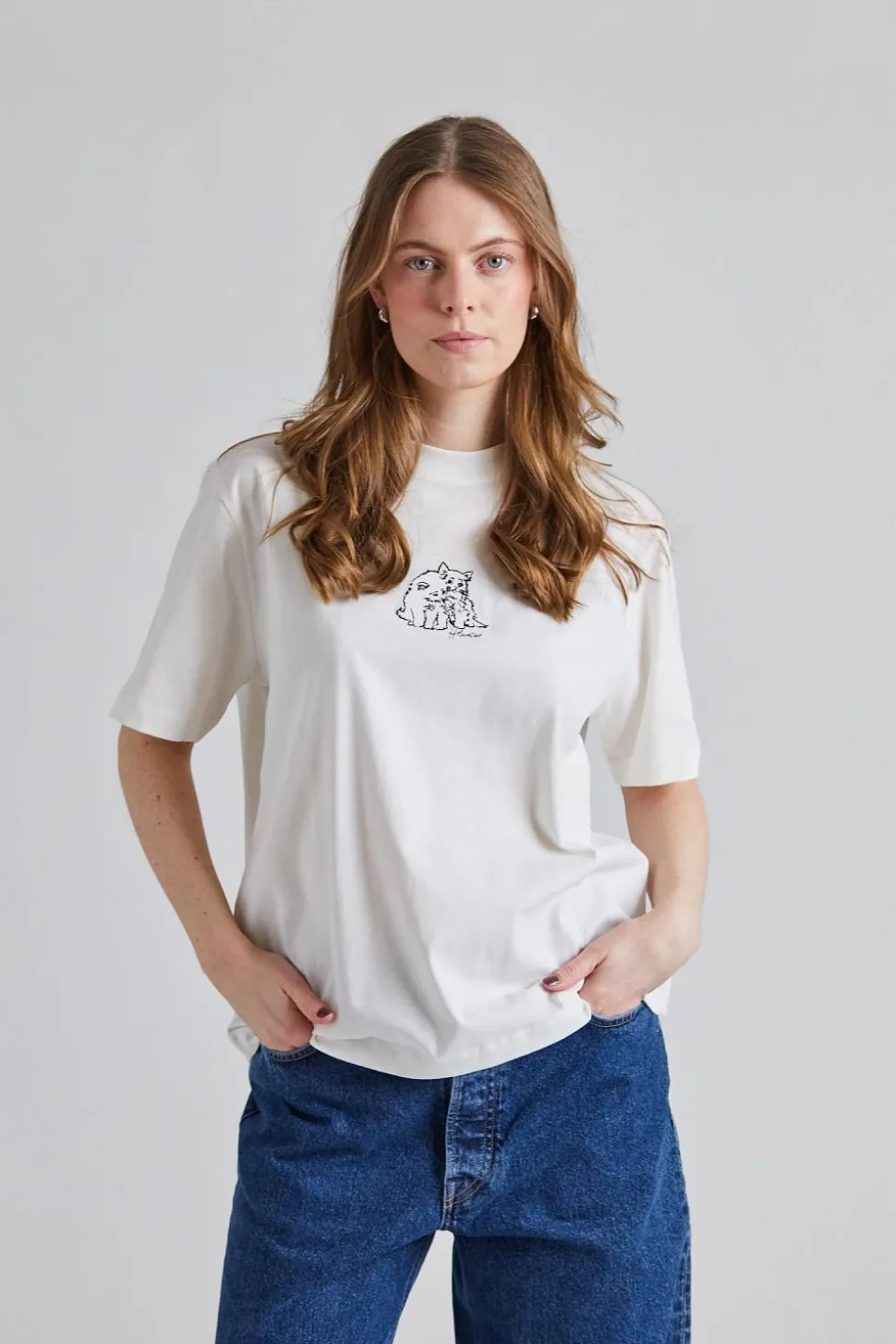 Kjerag Embroidery Tee White
