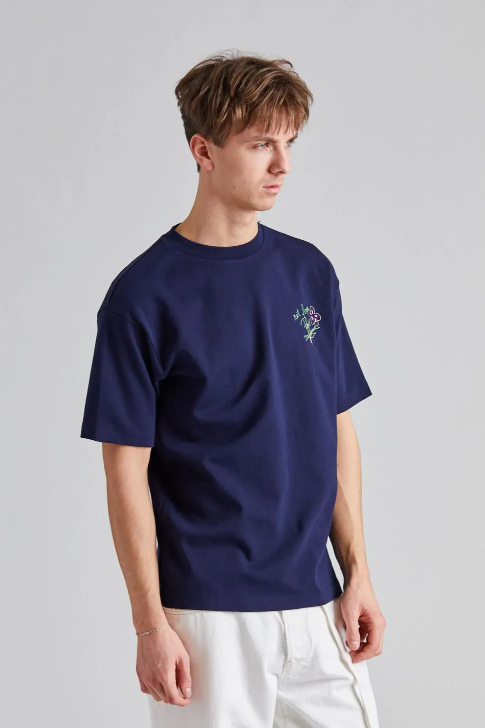 Le T-Shirt Slogan Esquisse Navy