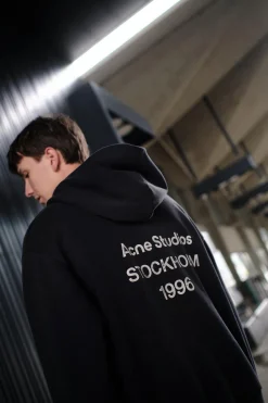 Logo Hooded Sweater Black FN-UX-SWEA000020