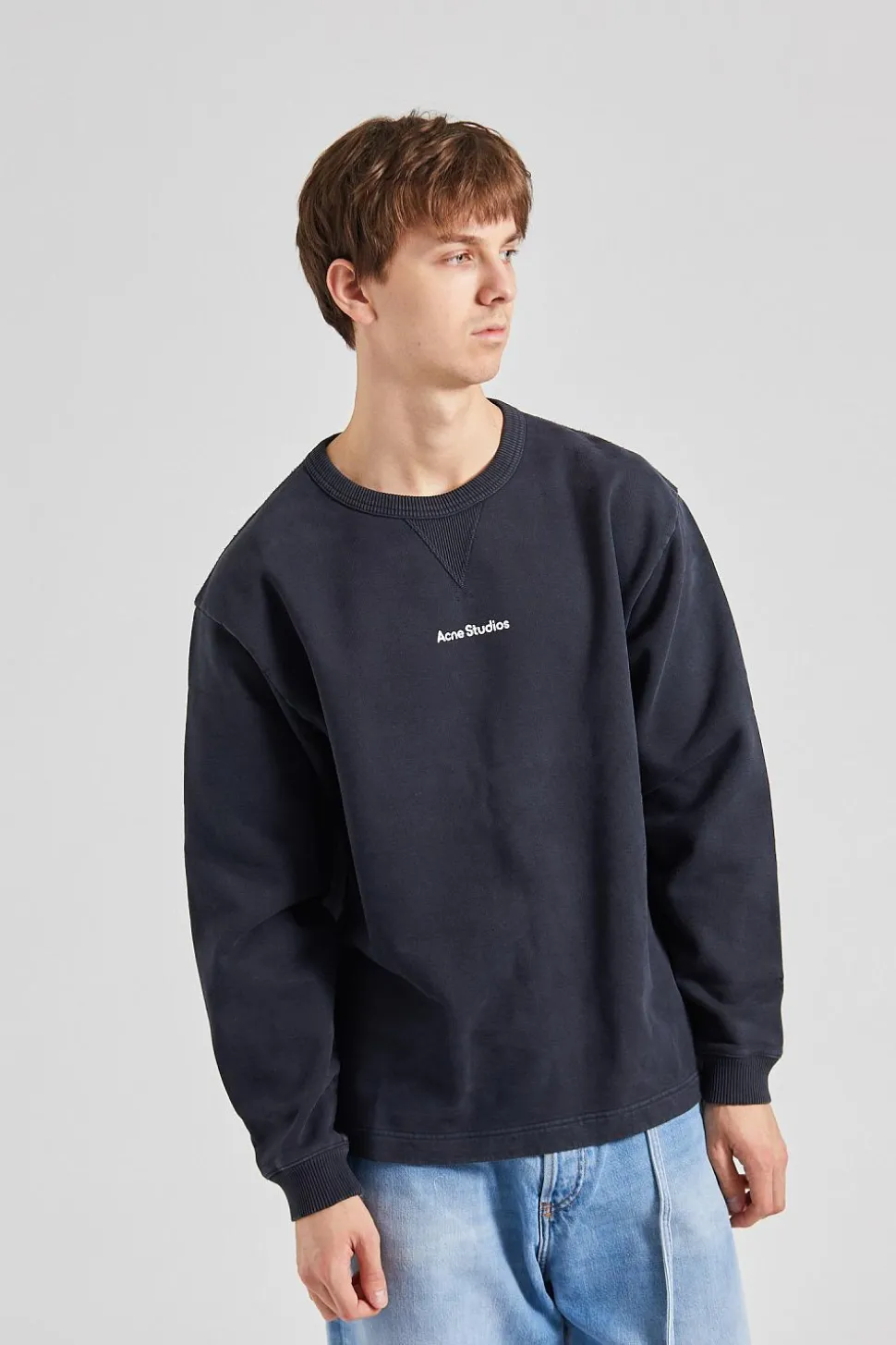 Logo Stamp Sweater Black FN-UX-SWEA000033