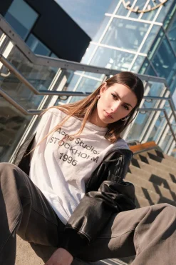 Logo T-Shirt Dusty White FN-UX-TSHI000013