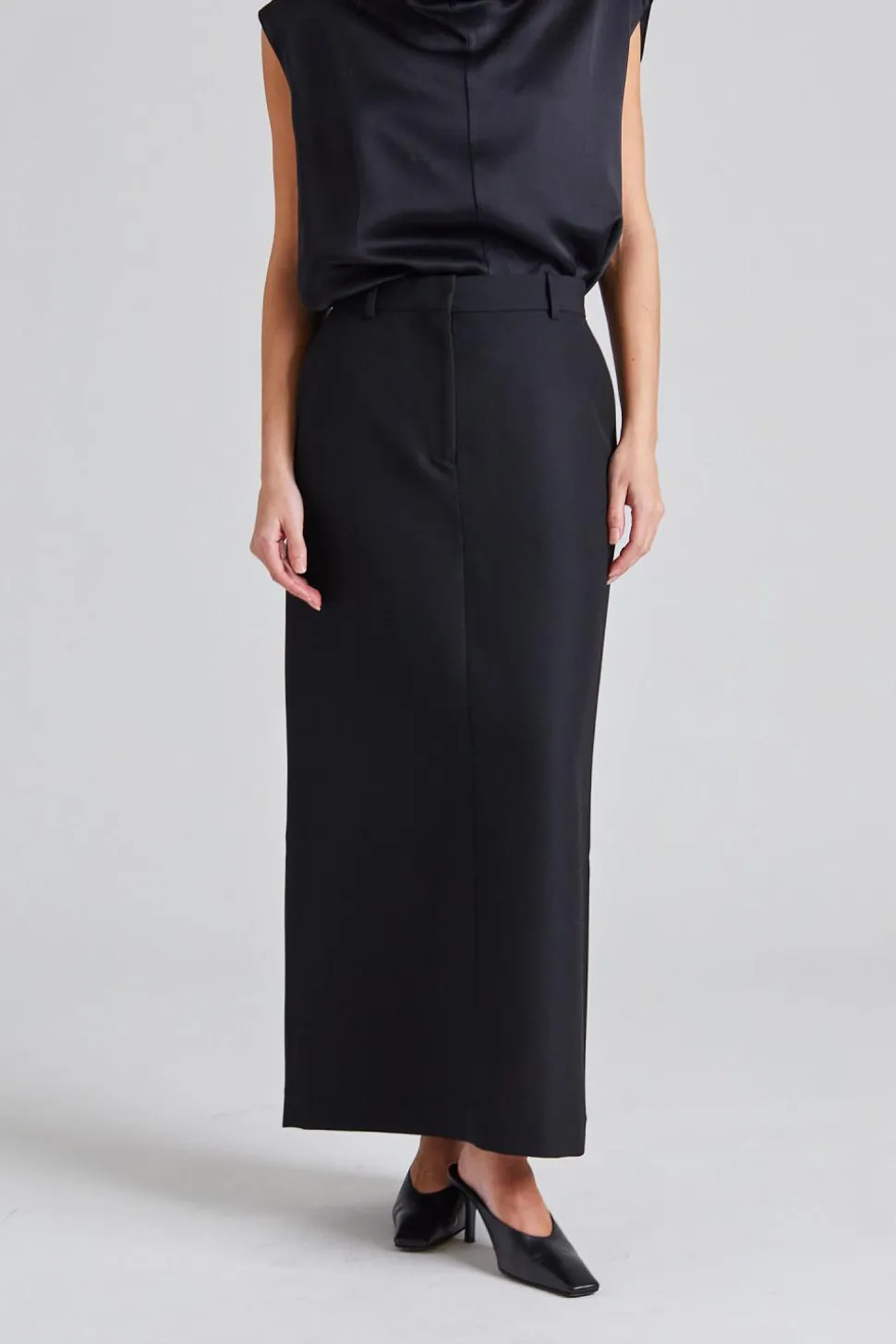 Low-Waist Straight Skirt Black