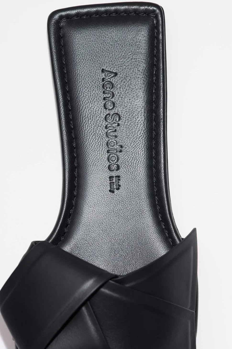 Musubi Leather Sandal Black FN-WN-SHOE000702