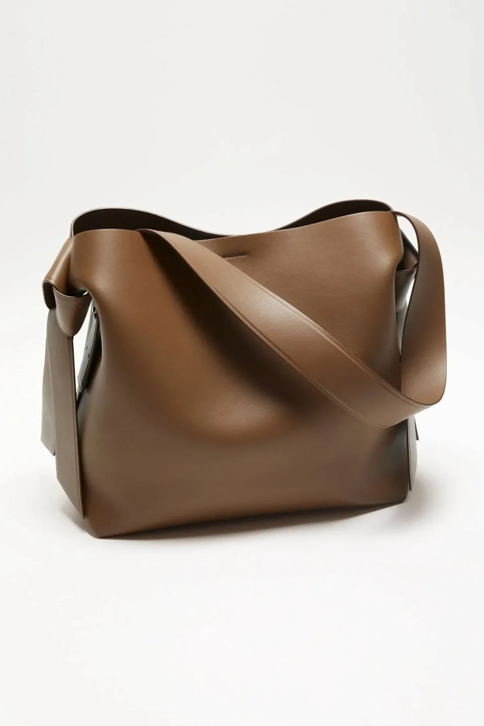 Musubi Midi Shoulder Bag R Camel Brown
