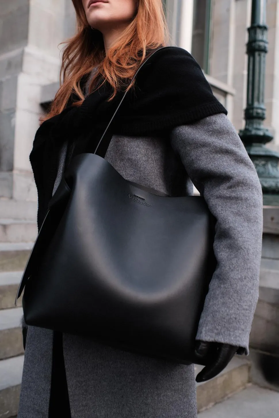 Musubi Midi Shoulder Bag Black