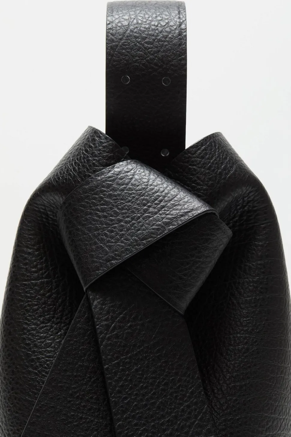 Musubi Midi Shoulder Bag Grain Black