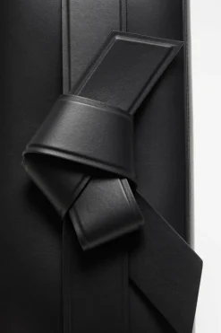 Musubi Shoulder Bag Black FN-WN-BAGS000406