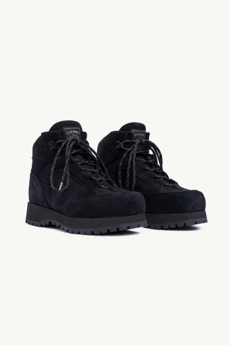 Nove Black