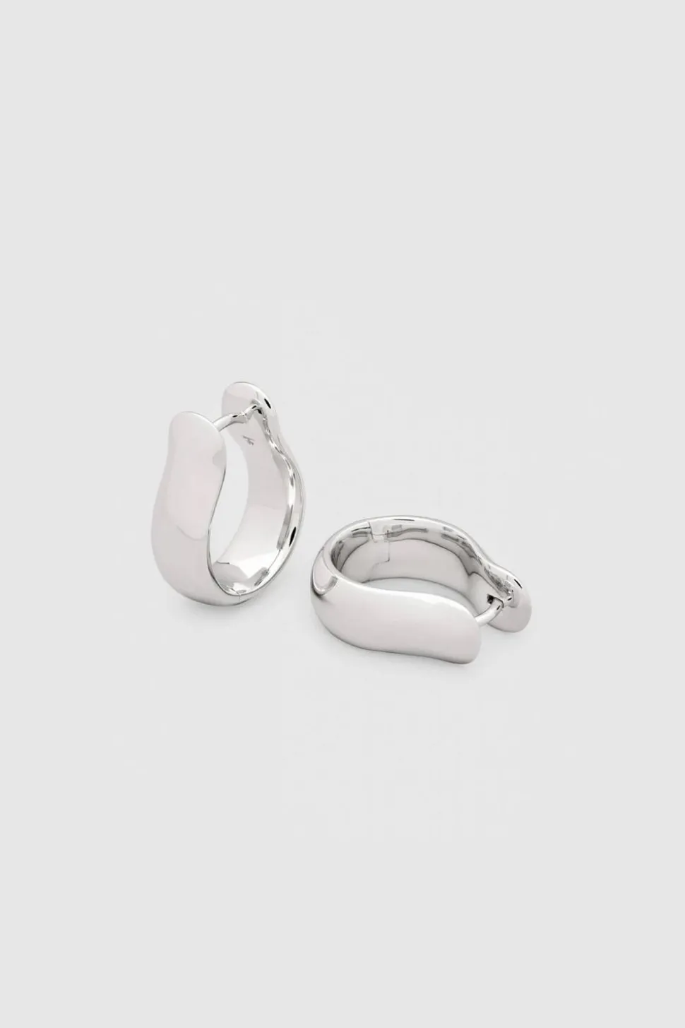 Oyster Hoops Medium Silver