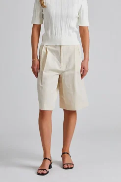 Relaxed Pleated Cotton Linen Shorts Cream White