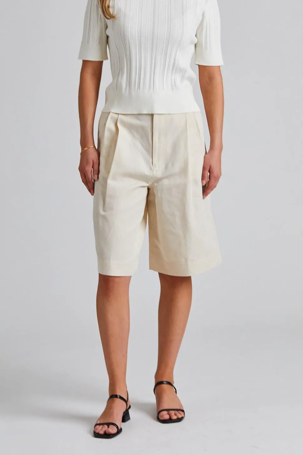 Relaxed Pleated Cotton Linen Shorts Cream White