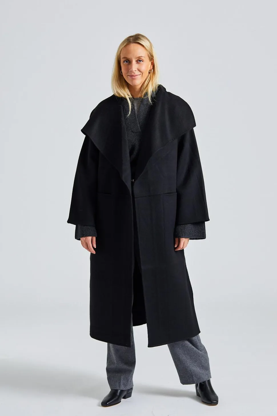 Signature Wool Cashmere Coat Black