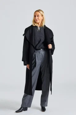 Signature Wool Cashmere Coat Black