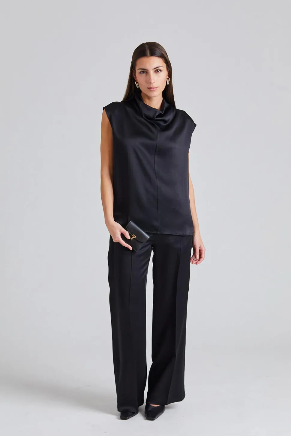 Sleeveless Funnel-neck top Black