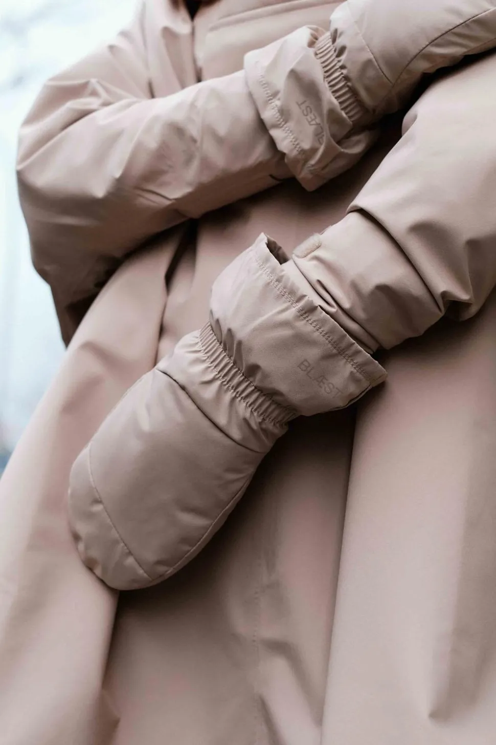 Small Mittens Beige