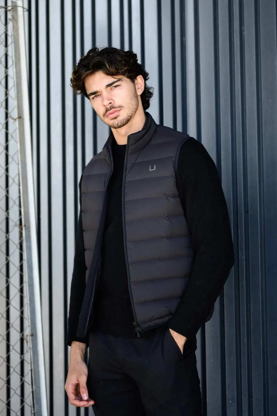 Sonic Vest Black