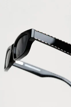 Stitch 10 Black