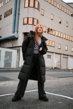 Stranda Down Jacket Black