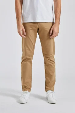 Theo Khaki