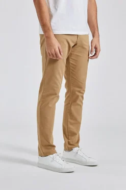 Theo Khaki
